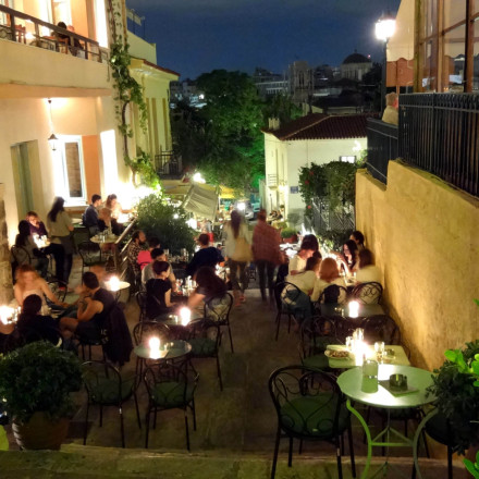 Athens by night: Η Αθήνα στην παγκόσμια τριάδα – Βασίλισσα της νύχτας και της καθημερινότητας