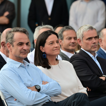 Μητσοτάκης: «Παρά την γκριζίλα και τη μιζέρια κάτι αλλάζει στην Ελλάδα - Η ανεργία μειώθηκε στο 8%»