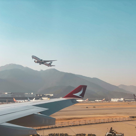 Μπαχρέιν και Κουβέιτ άνοιξαν πάλι τον εναέριο χώρο τους - Επαναλειτουργεί το αεροδρόμιο του Ντουμπάι