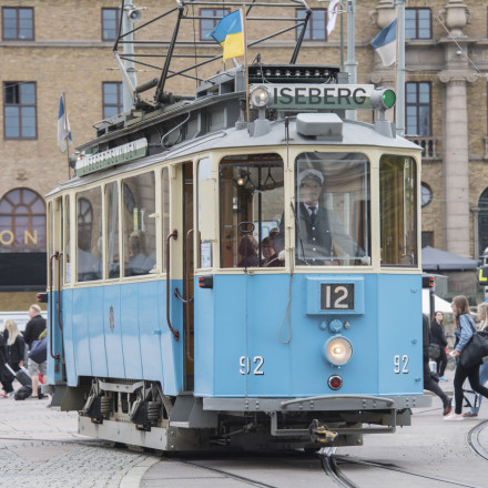 Τροχαίο ατύχημα στο Γκέτεμποργκ: Τραμ εκτροχιάστηκε και έπεσε πάνω σε πιτσαρία