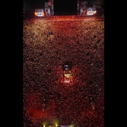 Η μαγική στιγμή με τον Ικαριώτικο στη συναυλία του Σωκράτη Μάλαμα που θύμισε πίνακα του Βαν Γκογκ Η μαγική στιγμή με τον Ικαριώτικο στη συναυλία του Σωκράτη Μάλαμα που θύμισε πίνακα του Βαν Γκογκ