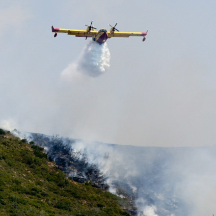 Φωτιά τώρα στην Κέρκυρα -Μήνυμα 112 για προληπτική εκκένωση οικισμών