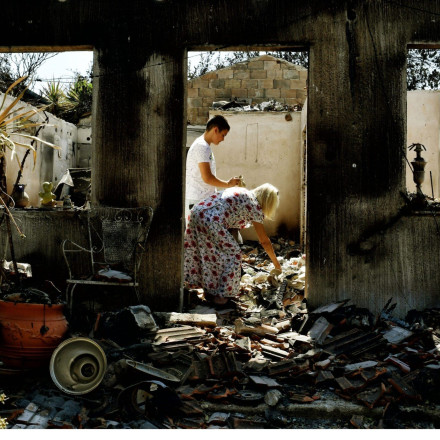 Φωτιά σε Αττική-Βοιωτία-Κορινθία: 60 μέχρι τώρα τα «κόκκινα» κτήρια