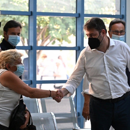 Ανδρουλάκης - Χαλκιδική: «Η κυβέρνηση να δώσει ένα μεγαλύτερο μέρος του Ταμείου Ανάκαμψης για την ενίσχυση του ΕΣΥ και του ΕΚΑΒ»