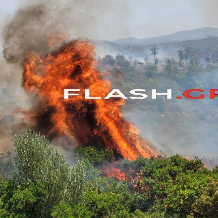 Ρόδος: Βίντεο και φωτογραφίες του FLASH από τη μάχη με τι φλόγες στο Ασκληπιείο