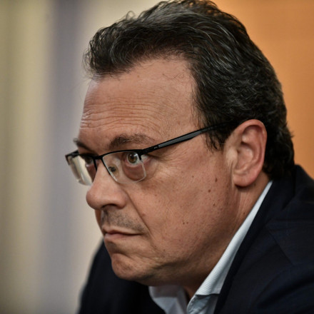 Φάμελλος και Τσαμπάζη απειλούν με αγωγές για tweet που αναφέρεται σε δήθεν σχέση τους