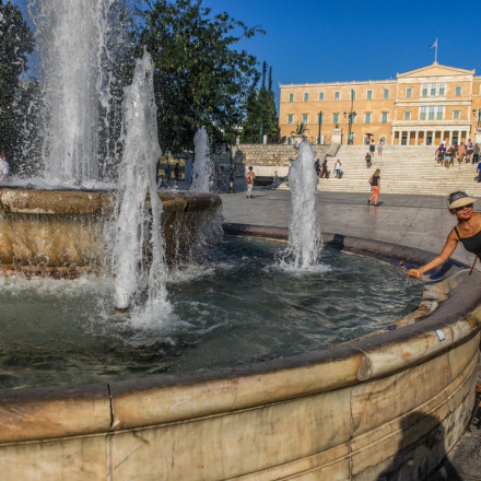 Καιρός: Ανεβαίνει σήμερα η θερμοκρασία – Πού θα φτάσει τους 38°C, πότε αναμένεται νέα άνοδος