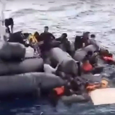 Μυτιλήνη: Μετανάστες έσκισαν το φουσκωτό και βρέθηκαν στη θάλασσα – Βίντεο ντοκουμέντο από τη διάσωση