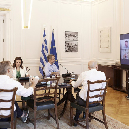 Μαξίμου: Σύσκεψη για τη Ρόδο - Οι δράσεις για τη στήριξη του τουρισμού μετά τη φωτιά