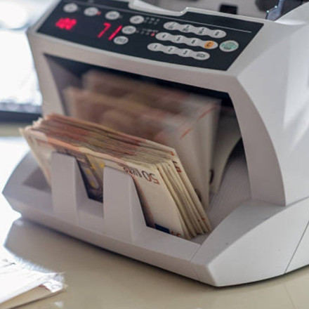 Χρέη στο Δημόσιο: Τι πρέπει να ξέρετε για τις κατασχέσεις λογαριασμών