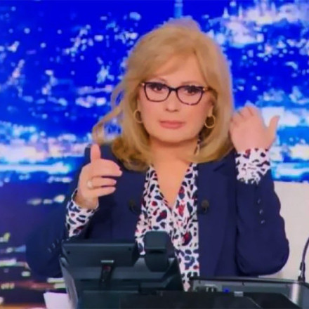 Αγγελική Νικολούλη: Έσυρε πρώτη τον χορό σε χωριό της Νάξου [vid]