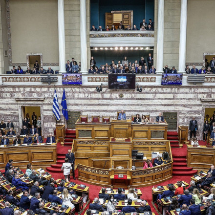 Ψήφος Αποδήμων: Live η συζήτηση στην Ολομέλεια – Την Τρίτη η ψηφοφορία