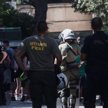 Πατήσια: Ένταση συγκεντρωμένων με την Αστυνομία κατά τη διάρκεια έξωσης