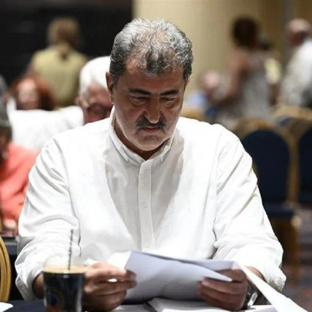 Πολάκης: Ανταλλαγή πυρών με τον διευθυντή της Αυγής- «Μόνο για φτύσιμο είναι οι χαρακτηρισμοί σου»