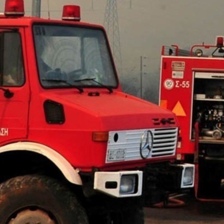 Χωρίς ενεργό μέτωπο η φωτιά στον Ασπρόπυργο: Ισχυρή παρουσία της Πυροσβεστικής στο σημείο