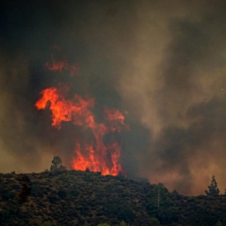 Φωτιά στη Ρόδο: Μήνυμα από το 112 για την εκκένωση του χωριού Λάερμα
