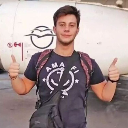 Τραγωδία στα Τέμπη: Στη Βοστώνη ο Ιάσονας, ο μόνος επιζών του πρώτου βαγονιού