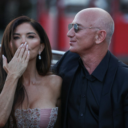 Μυστήριο με νυφικό φόρεμα της Λορέν Μπέζος - «Ελαφροχέρα» καλεσμένη φέρεται να το έκλεψε