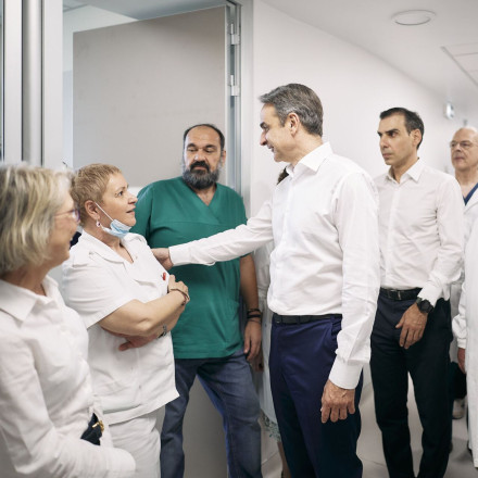 Επίσκεψη Μητσοτάκη στο ΚΑΤ - Ξεναγήθηκε στο ανακαινισμένο Τμήμα Επειγόντων Περιστατικών