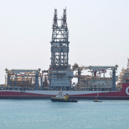 Toυρκία και Λιβύη υπέγραψαν μνημόνιο συνεργασίας για έρευνες σε 4 θαλάσσιες περιοχές