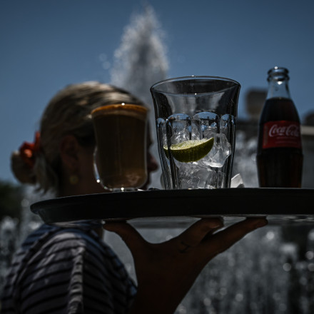 ΓΣΕΕ: Οδηγίες προς τους εργαζομένους για τις μέρες του καύσωνα