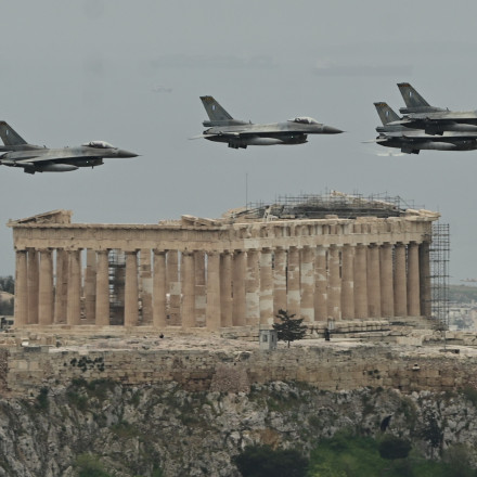 Ανάλυση CNBC: Γιατί η Ελλάδα έχει από τις υψηλότερες αμυντικές δαπάνες ανάμεσα στις χώρες του ΝΑΤΟ