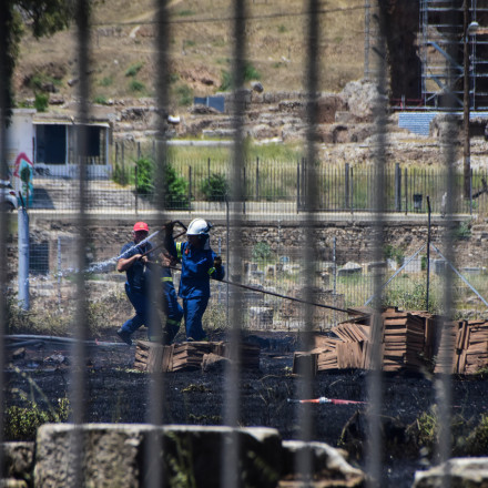 Άργος: Μεγάλη φωτιά στον χώρο της Αρχαίας Βουλής - Τυλίχθηκαν στις φλόγες 3 στρέμματα... ιστορίας