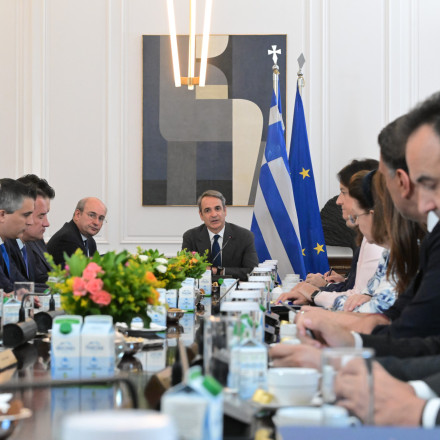 Η Τεχνητή Νοημοσύνη μπαίνει και επίσημα στην κυβέρνηση- Τι φέρνει η νέα στρατηγική