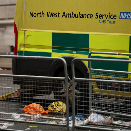 Πέντε παιδιά τραυματίστηκαν από πτώση δέντρου σε πάρκο της Βρετανίας