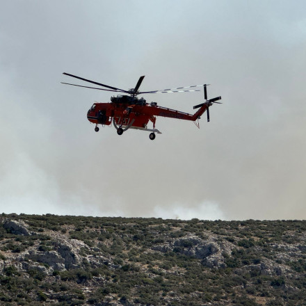 Χωρίς ενεργό μέτωπο η φωτιά στην Παιανία Χωρίς ενεργό μέτωπο η φωτιά στην Παιανία