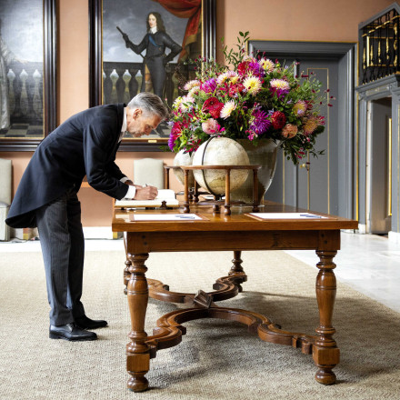 Ο Τραμπ είπε «όχι» σε ξενοδοχείο και θα μείνει στα βασιλικά Ανάκτορα στη Χάγη