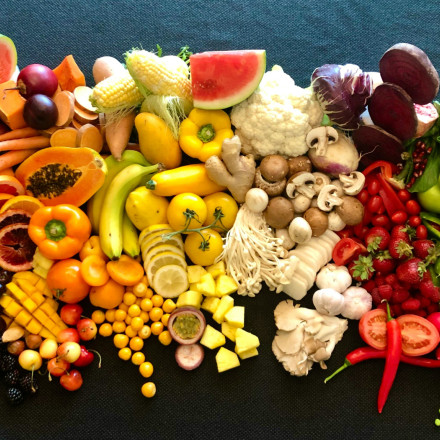 Καλοκαιρινή διατροφή: Τι πρέπει να περιέχει το τραπέζι σας