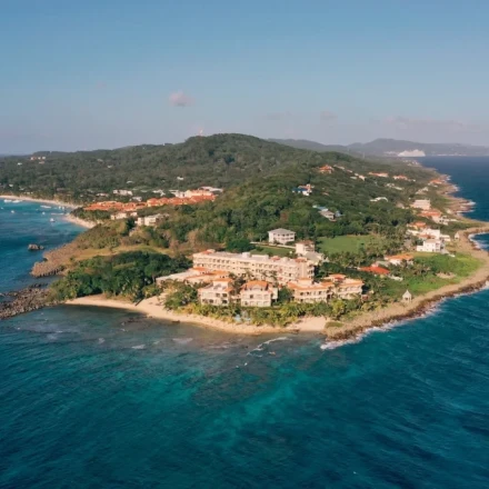 Το νησί-παράδεισος όπου οι εκατομμυριούχοι πάνε για να αποφύγουν τους φόρους και τον... θάνατο