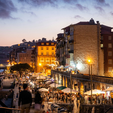 Τέλος τα ποτά στο δρόμο: Αυτή η ευρωπαϊκή πόλη βάζει κανόνες στη νυχτερινή ζωή