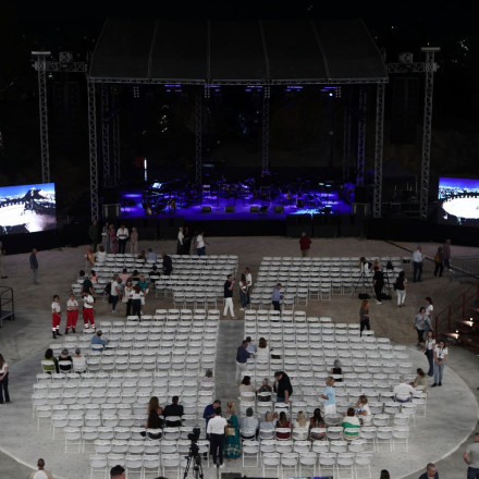 Γεννήτρια «ξέρασε» πετρέλαιο στο θέατρο Λυκαβηττού - Συγκρούστηκαν αυτοκίνητα σε κόντρες