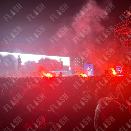 ΛΕΞ: Κατάμεστο ξανά το ΟΑΚΑ - Ντελίριο και στη δεύτερη συναυλία του