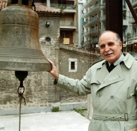 Ντίνος Χριστιανόπουλος: Γιατί αποφασίζεται εκταφή και «μετακόμιση» μετά θάνατον για τον ποιητή Ντίνος Χριστιανόπουλος: Γιατί αποφασίζεται εκταφή και «μετακόμιση» μετά θάνατον για τον ποιητή
