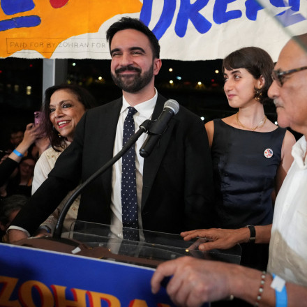 Γιατί μιλούν όλοι για τον Μαμντάνι: Ένας σοσιαλιστής πρώην ράπερ υποψήφιος δήμαρχος στη Νέα Υόρκη