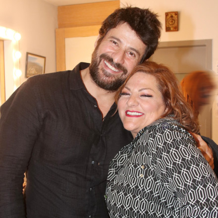 Σταυροπούλου - Γεωργούλης: Καυτά φιλιά στο Άλσος Σταυροπούλου - Γεωργούλης: Καυτά φιλιά στο Άλσος