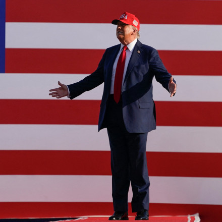 Ο Τραμπ στέλνει τη «λυπητερή» - Ποιες χώρες θα λάβουν μέσω επιστολής το ύψος των δασμών