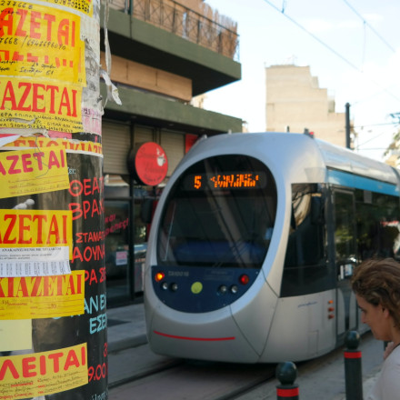 Στο «τραπέζι» του οικονομικού επιτελείου σενάρια για ελάχιστο πλαφόν στα ενοίκια