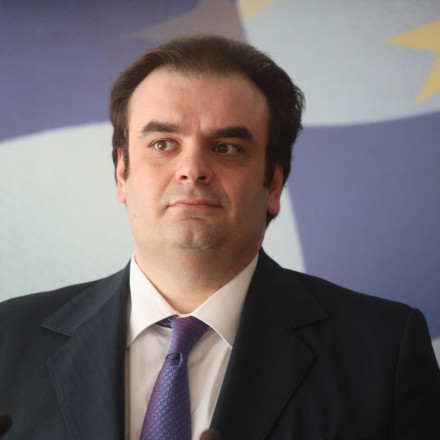 Πιερρακάκης για μέτρα κυβέρνησης: «Στόχος να περάσουν στην κοινωνία, όχι μόνο σε λίγους»