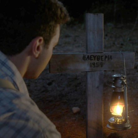 «Άγιος έρωτας»: Ο Αργύρης ανοίγει τον τάφο της κόρης του