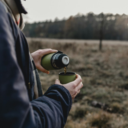 Θάνατος από... καθημερινή συνήθεια: Πώς ένας Ταϊβανέζος έχασε τη ζωή του από τον καφέ στο θερμός