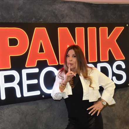 Άντζελα Δημητρίου: Νέο συμβόλαιο και… δεν ακούει τίποτα