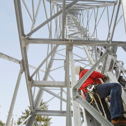 Η Vodafone στρέφεται στο διάστημα για να διασφαλίσει την ευθυγράμμιση κεραιών κινητής του δικτύου της