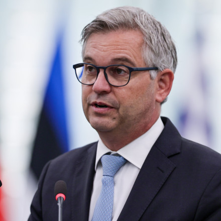 Πρώτη αντίδραση Κομισιόν για Λιβύη: «Συζητήσεις σε βάθος στην Τρίπολη» - Σχόλιο για το μπλόκο Χαφτάρ