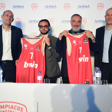 Τσάκος: «Είμαστε του αλμυρού νερού, για τον Ολυμπιακό γινόμαστε και του γλυκού»