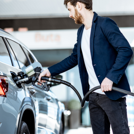 Klima Benzin 95: Το νέο καύσιμο που μειώνει τις εκπομπές έως και 90% έφτασε στη Γερμανία