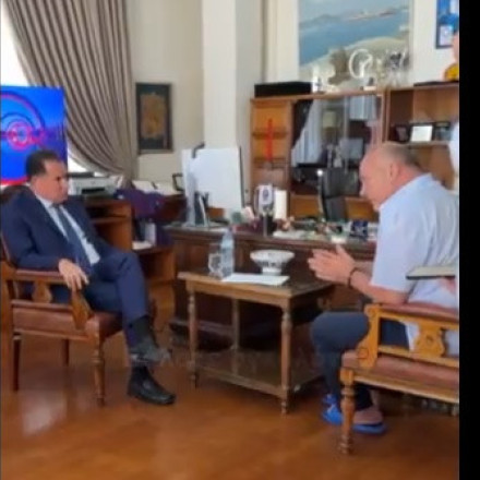 Διάλογος Άδωνι Γεωργιάδη - Αχιλλέα Μπέου on camera... με ποδοσφαιρικούς όρους